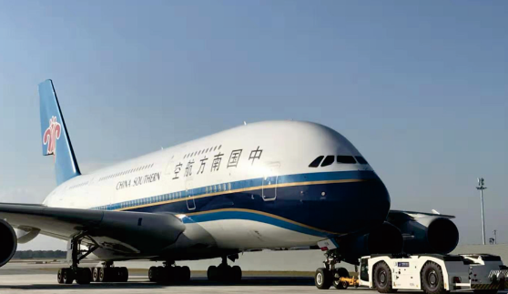 飞机牵引车